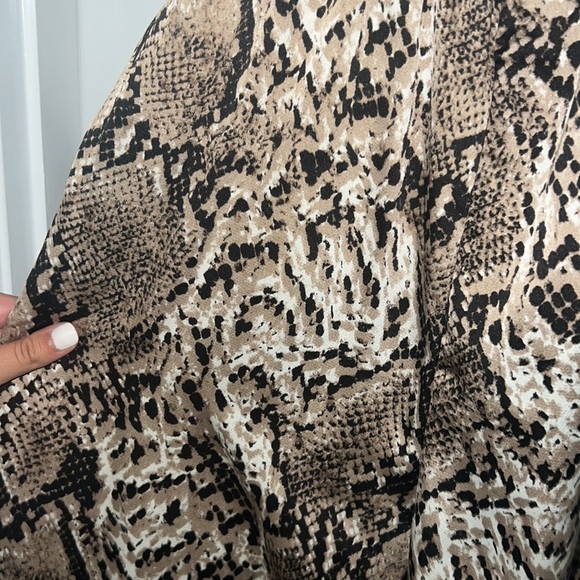 Snake print romper/jumpsuit - Picture 2 of 2